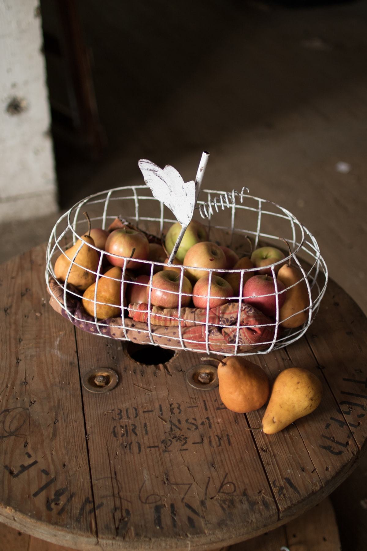 Kalalou Antique White Wire Pumpkin Basket
