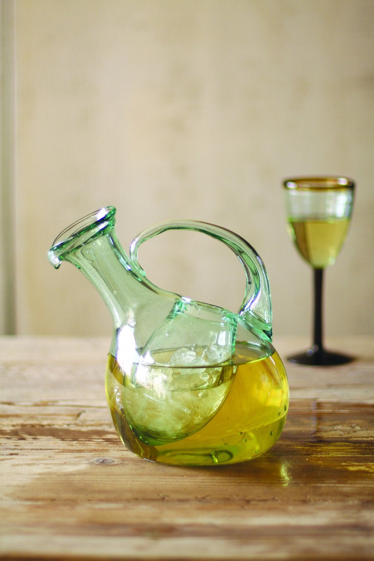 Kalalou Tilted Wine Decanter With Ice Pocket