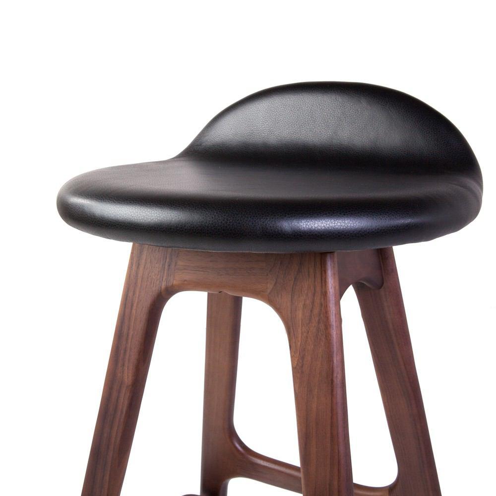 Control Brand The Erik Buck Stool With Swivel Function