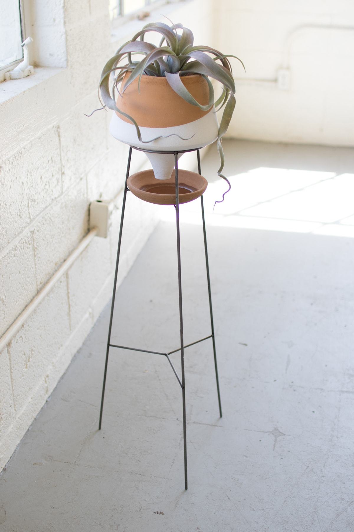 Kalalou Dipped White Clay Pot On Wire Base