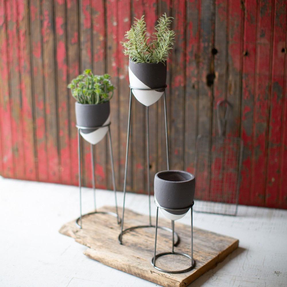 Kalalou Set Of 3 Grey And White Planters On Wire Bases
