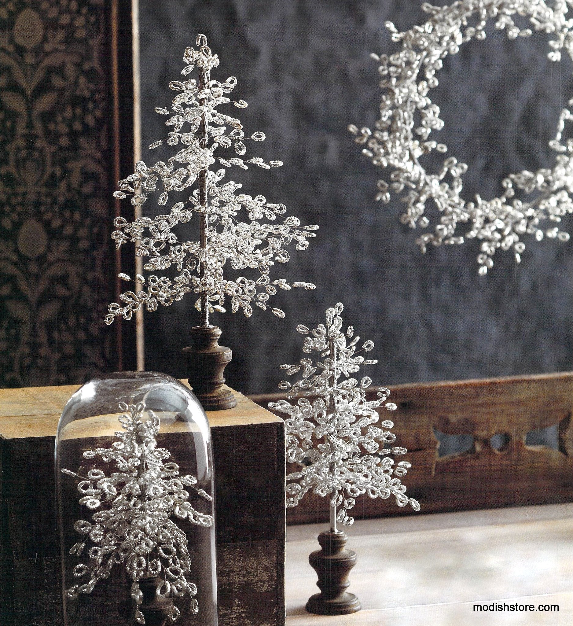 Roost Silver Bullion Trees & Wreath
