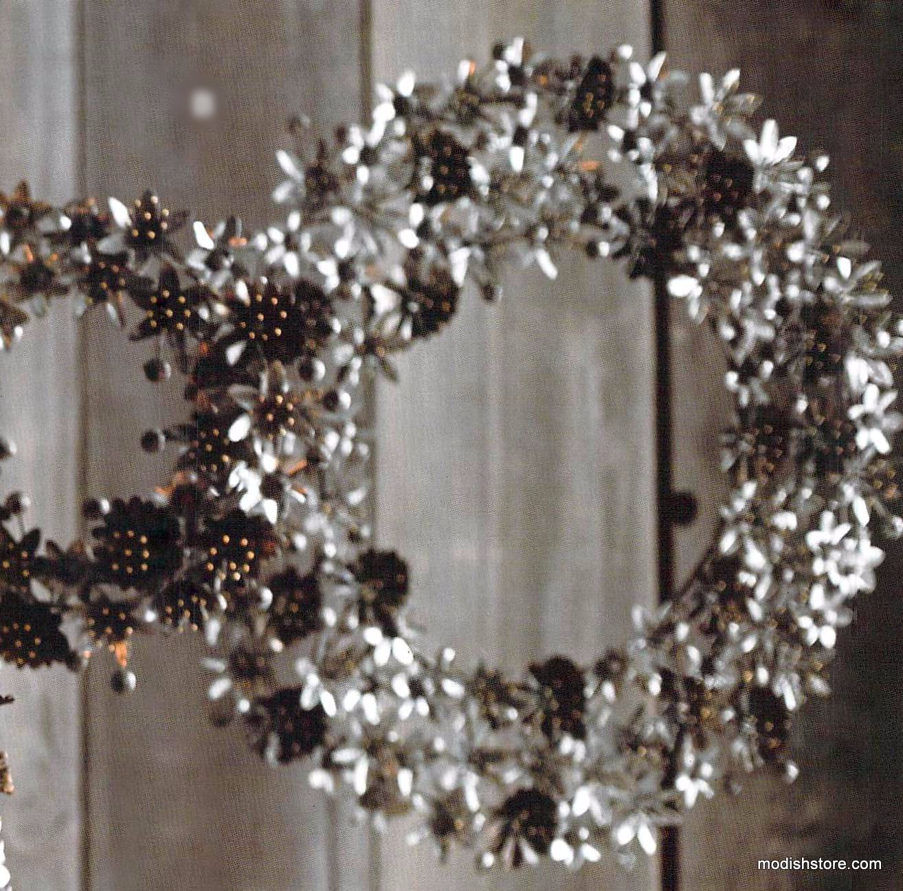 Roost Festive Lily Collection - Wreaths