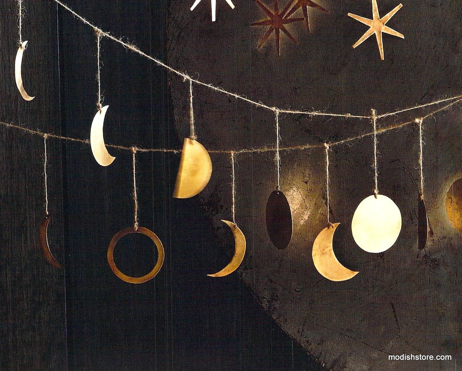 Roost Phases of the Moon Garland