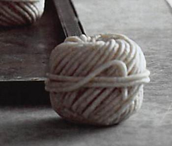 Roost Bell o' Twine Candle