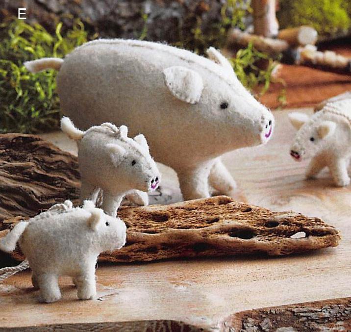 Roost Piggy Family Ornaments - Set Of 15