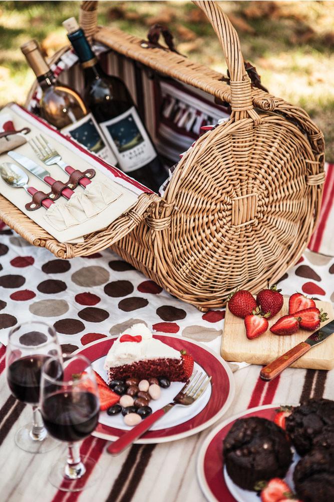 Picnic Time Barrel Picnic Basket