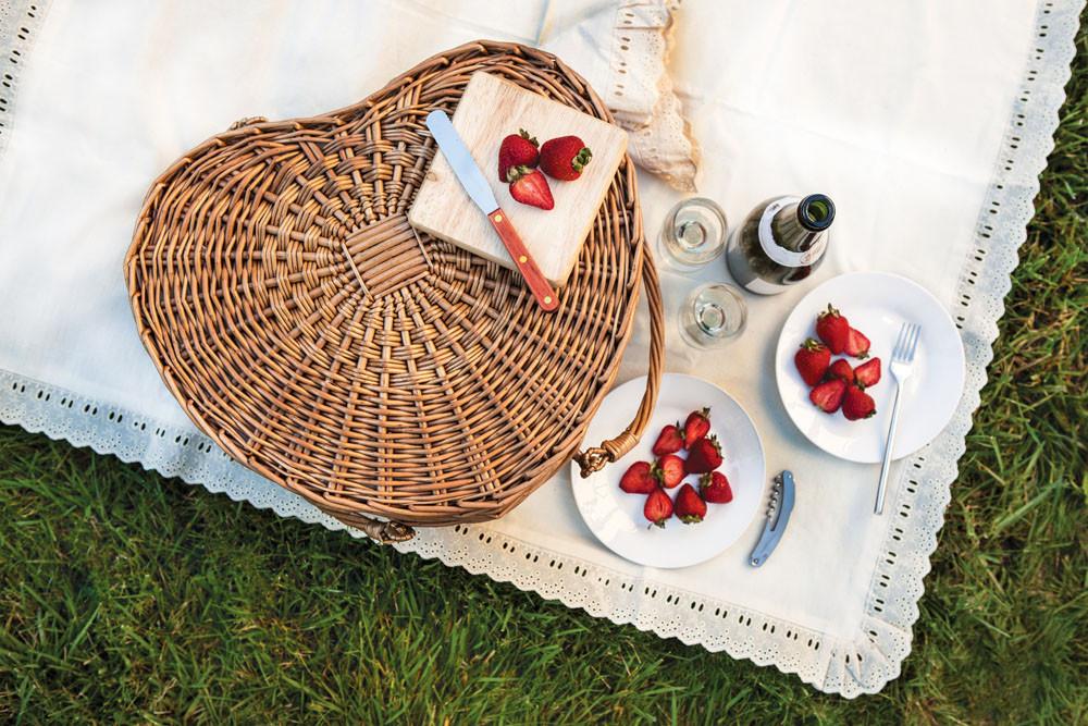 Picnic Time Heart Picnic Basket