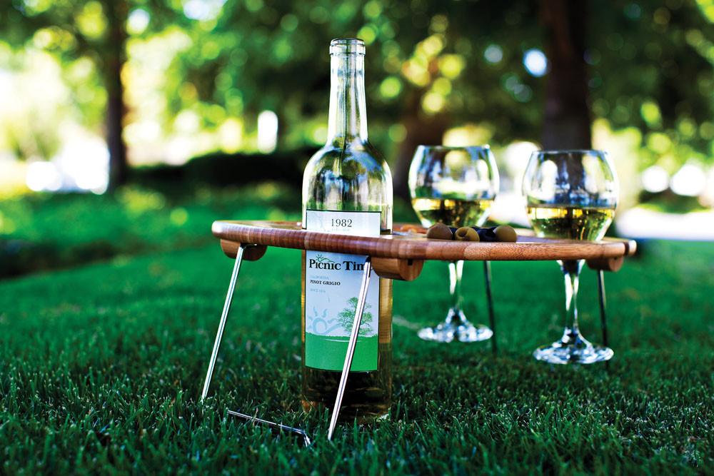 Picnic Time Mesavino Portable Concert Table - Set of 4