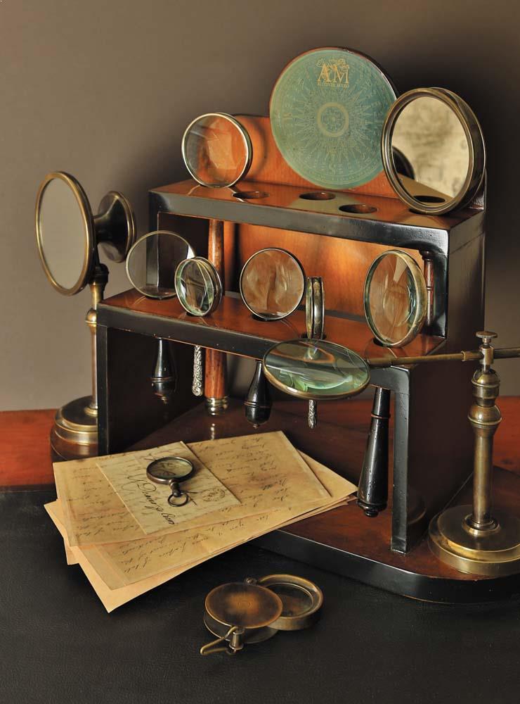 Magnifier Stand By Authentic Models