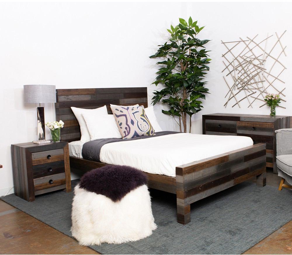 Moe's Home Collection Vintage Queen Size Bed