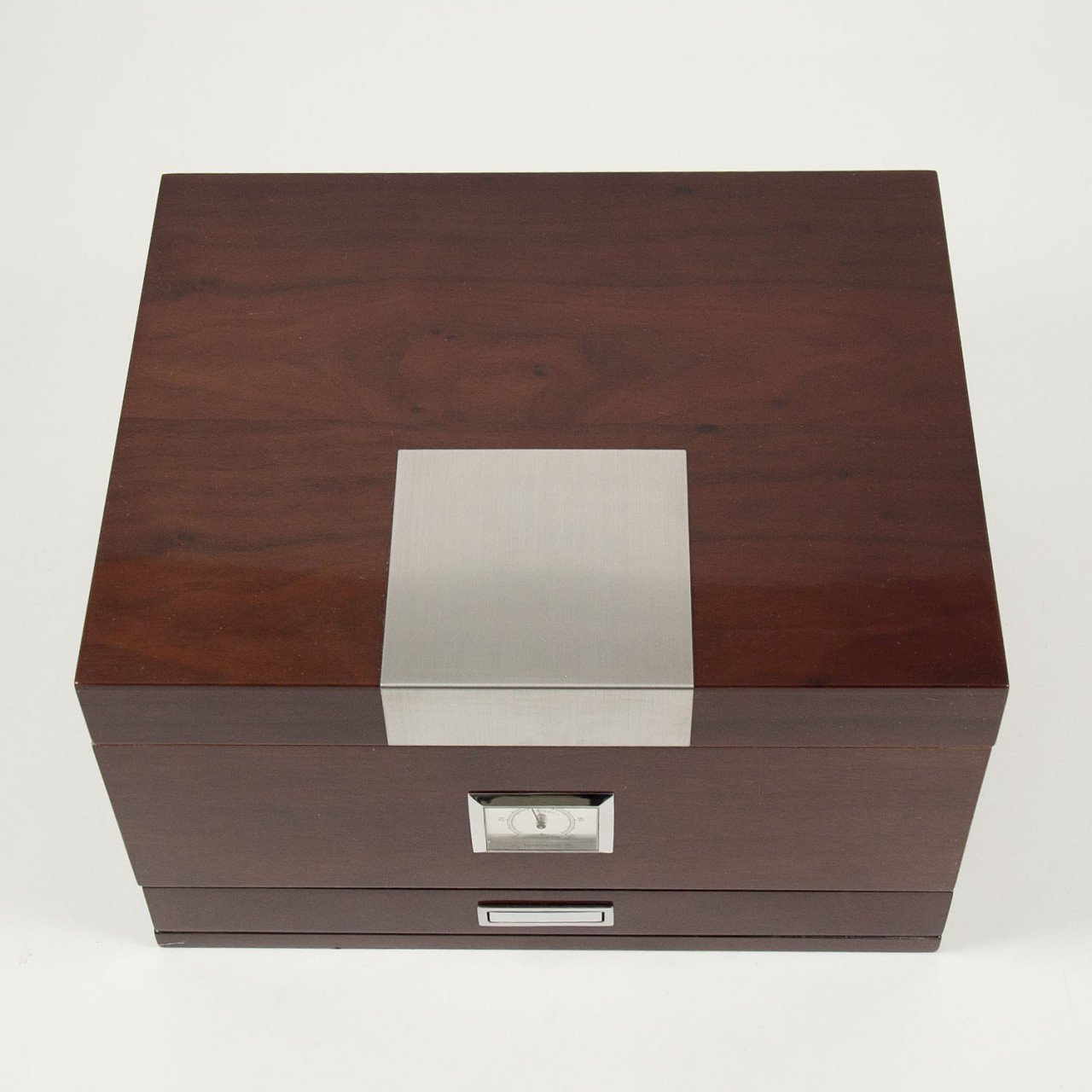 Bey-Berk Lacquered Walnut Wood 60 Cigar Humidor