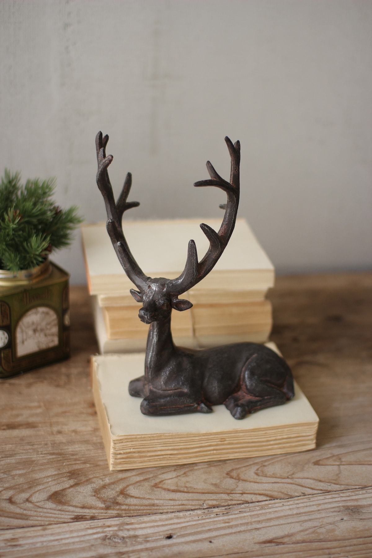 Kalalou Cast Iron Rustic Deer - Sitting