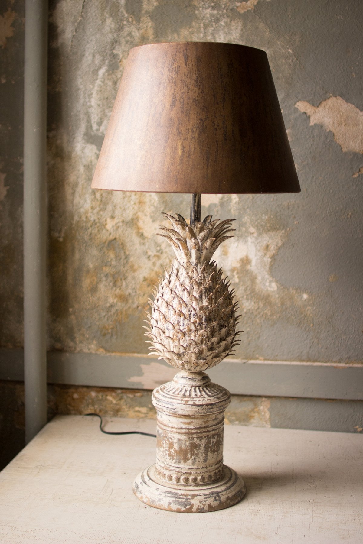 Kalalou Metal Pineapple Table Lamp