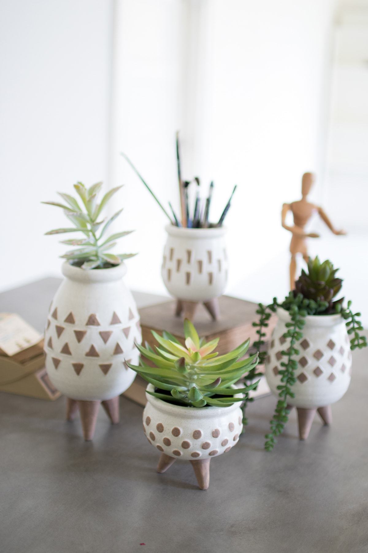 Kalalou Set Of 4 Mid-Mod Ceramic White Vases With Brown Detail