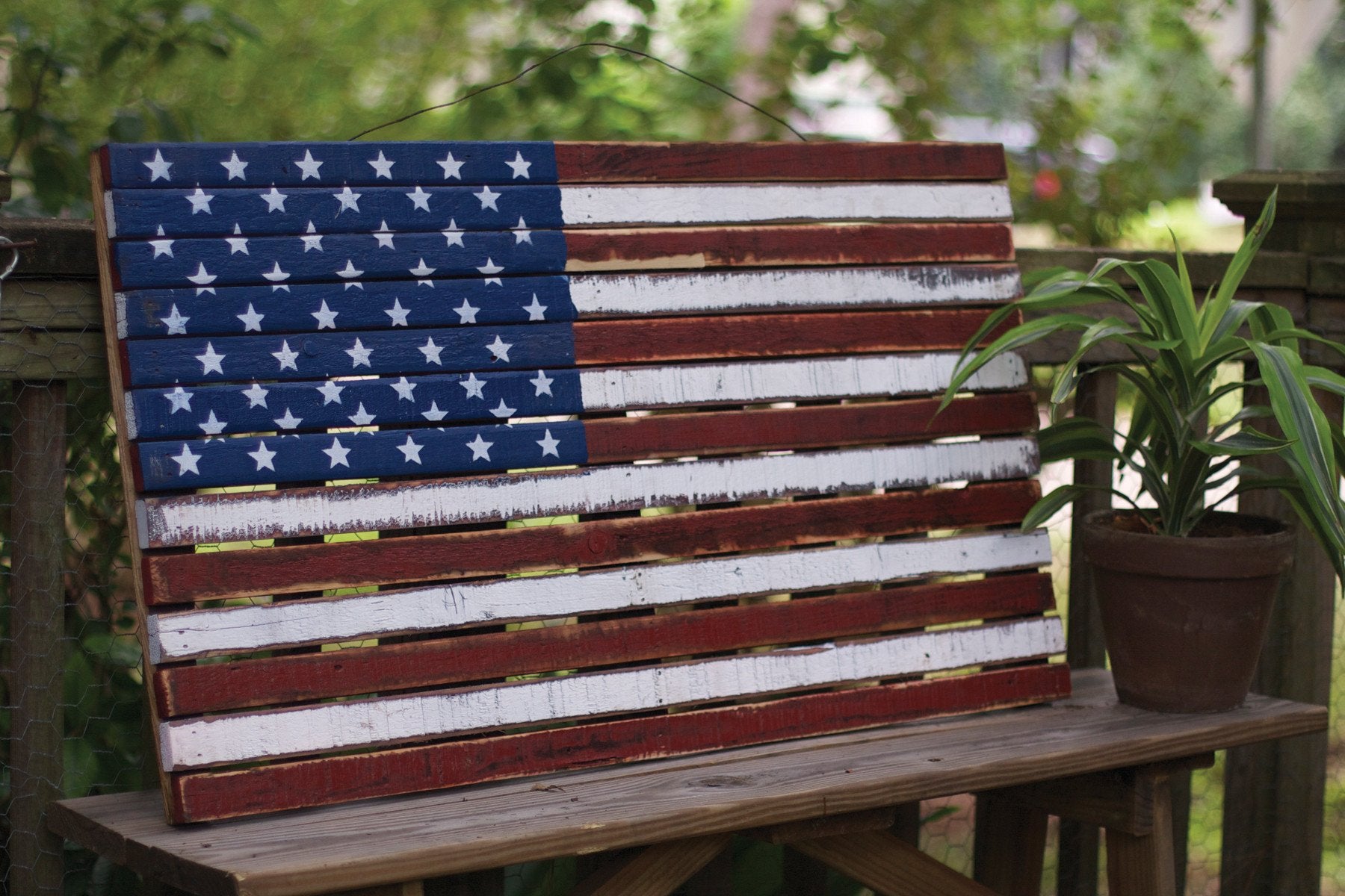 Kalalou Wooden American Flag