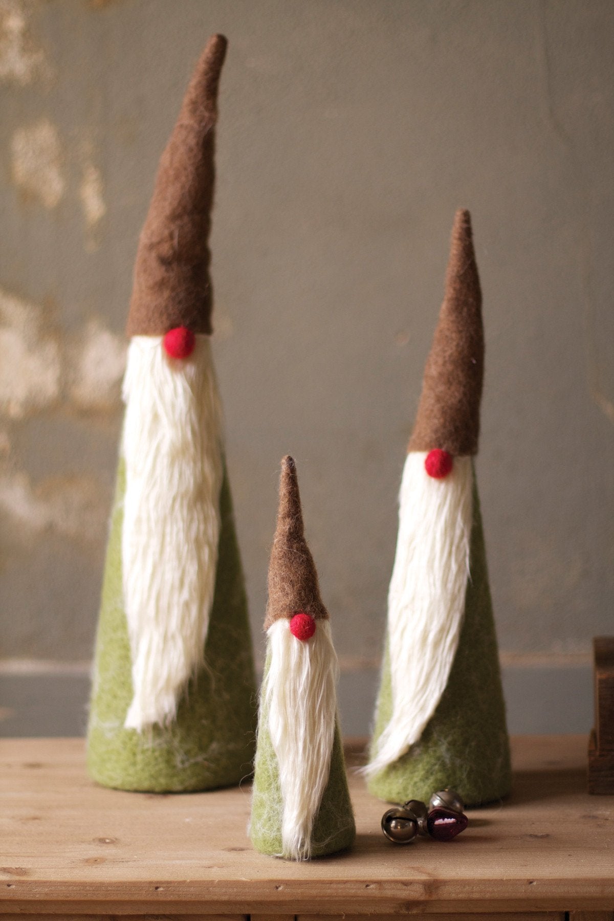 Kalalou Tall Santa Heads With Grey Hats And Green Base - Set Of 3