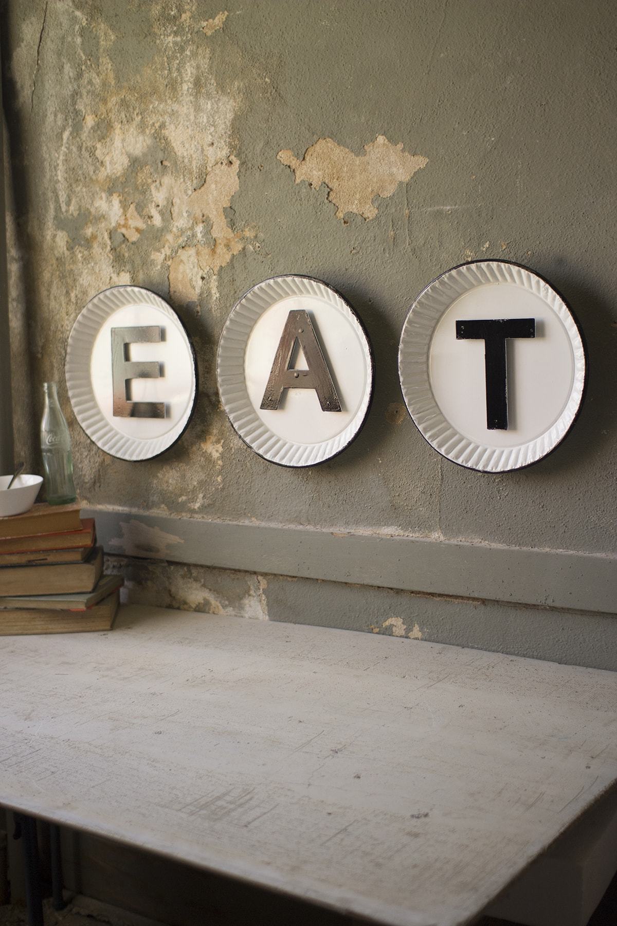 Kalalou White And Black Tin "EAT" Sign