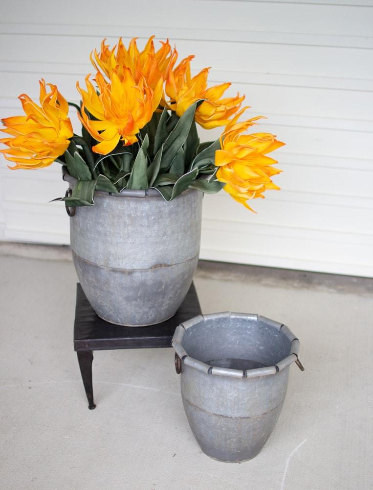 Kalalou Set Of 2 Galvanized Planters With Rolled Edges