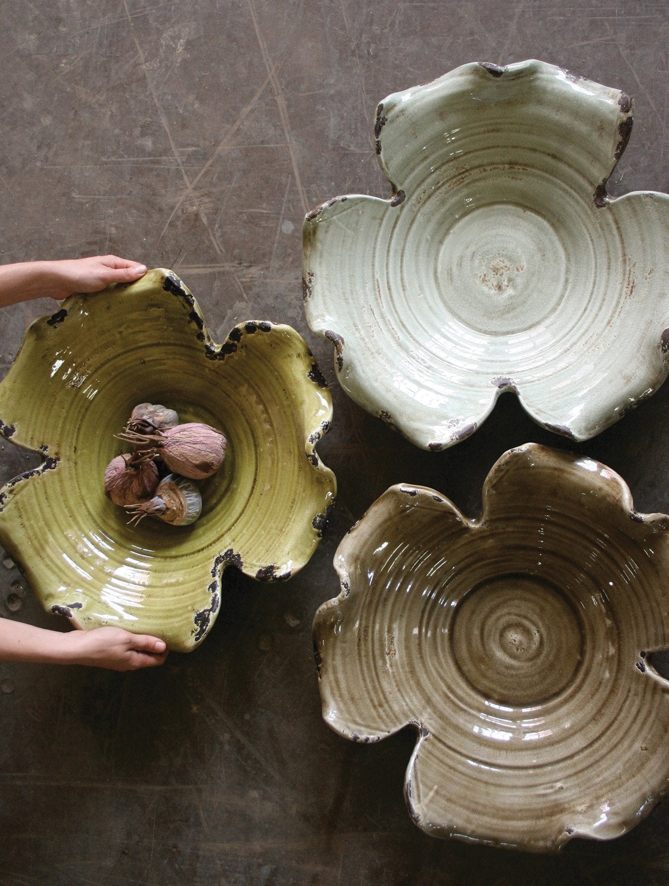 Kalalou Giant Leaf Bowl