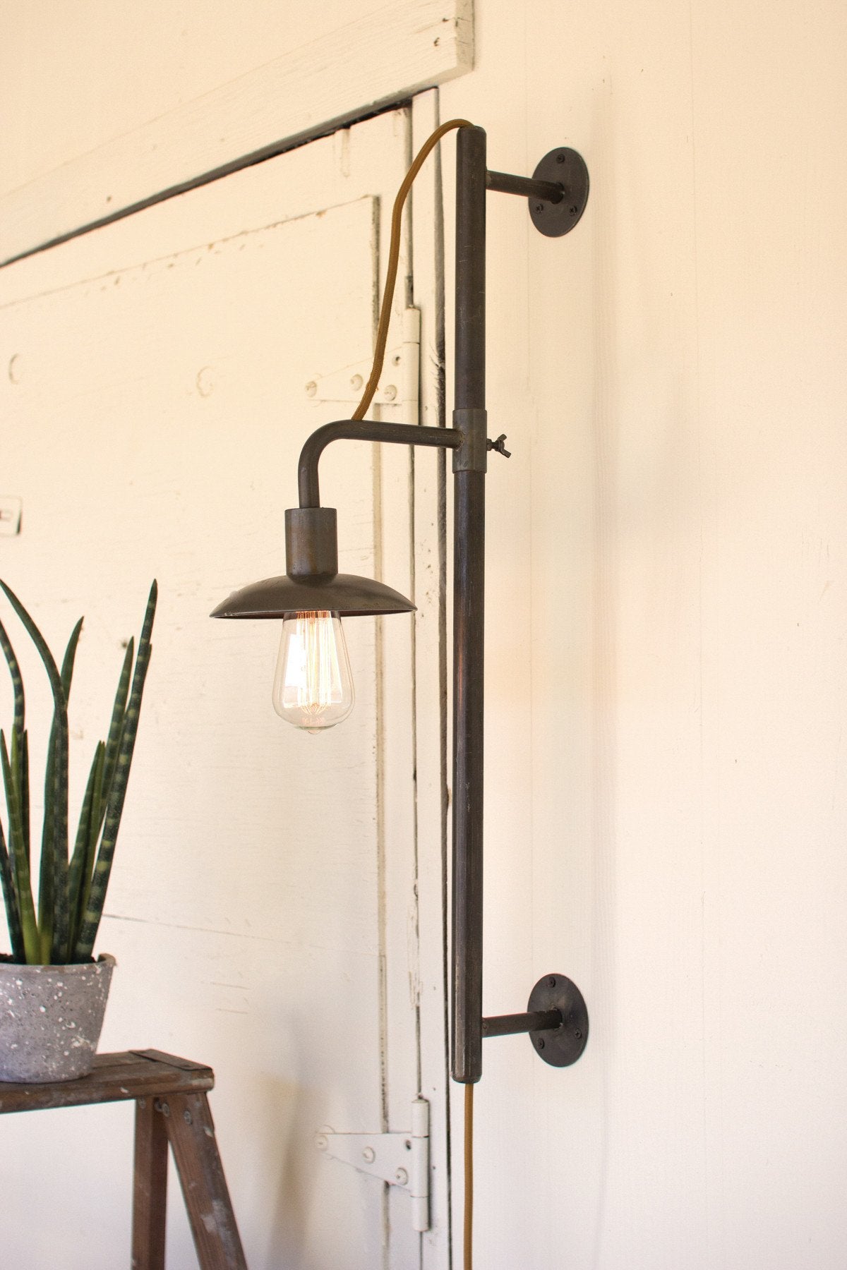Kalalou Vertical Sliding Wall Lamp
