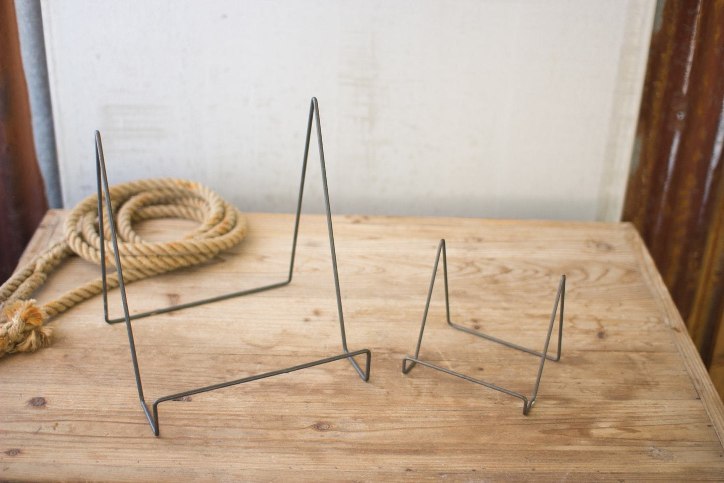 Kalalou Wire Easel With Raw Metal Finish (Set of 6)