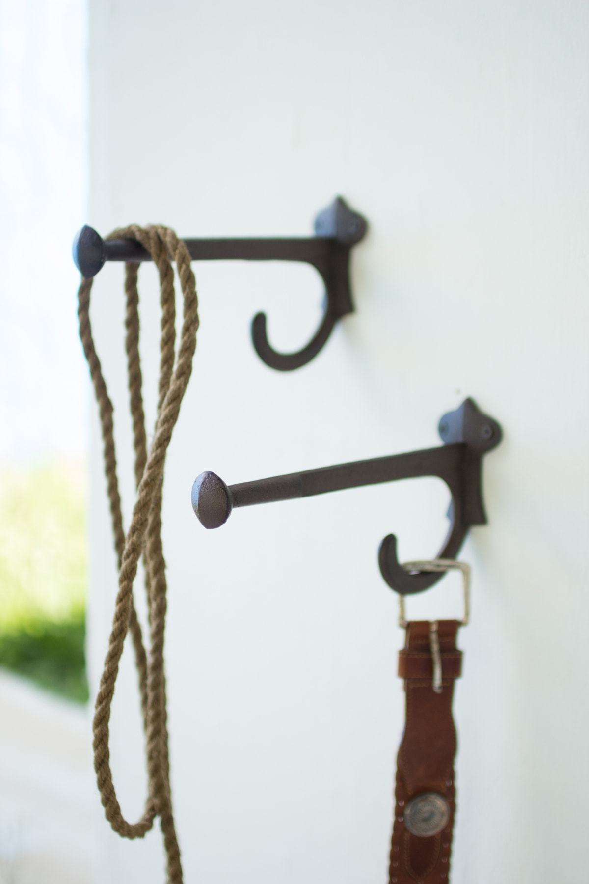 Kalalou Rustic Cast Iron Hook (Set Of 4)