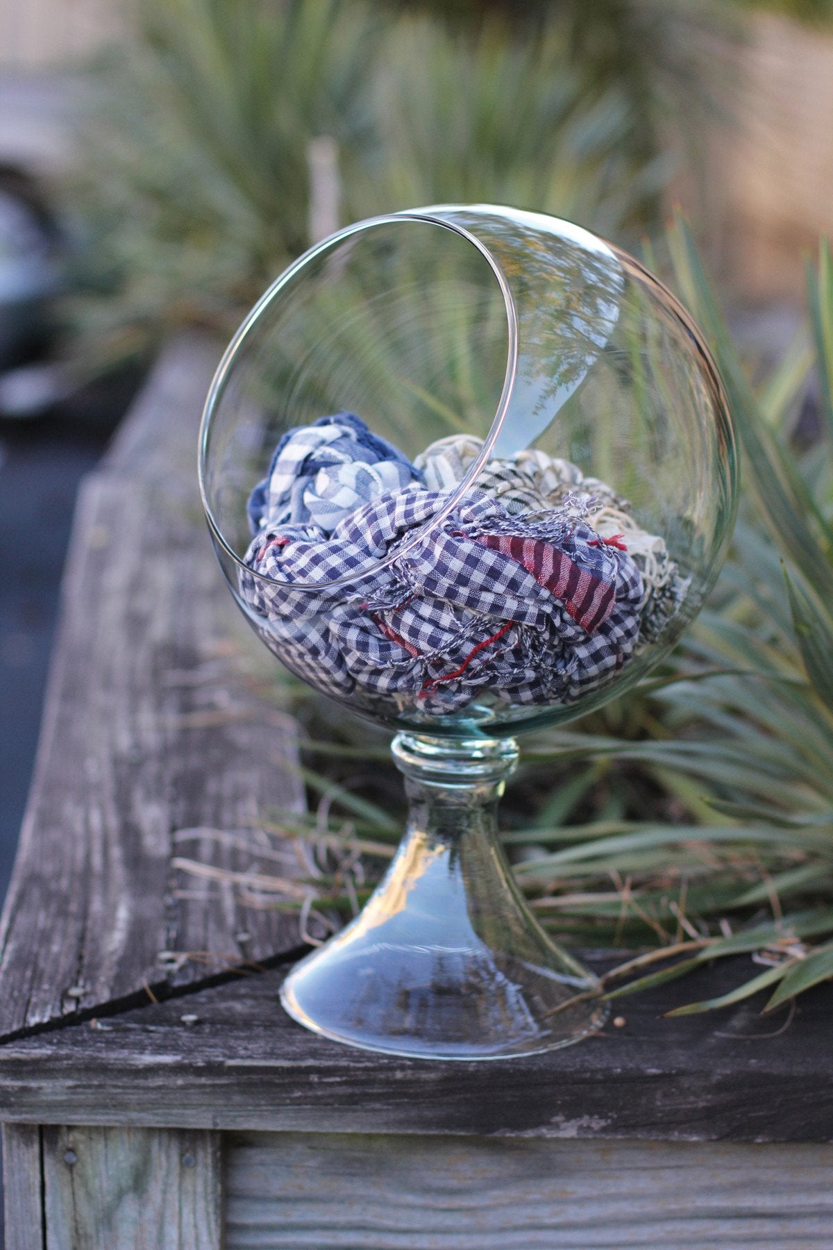 Kalalou Round Glass Store Display