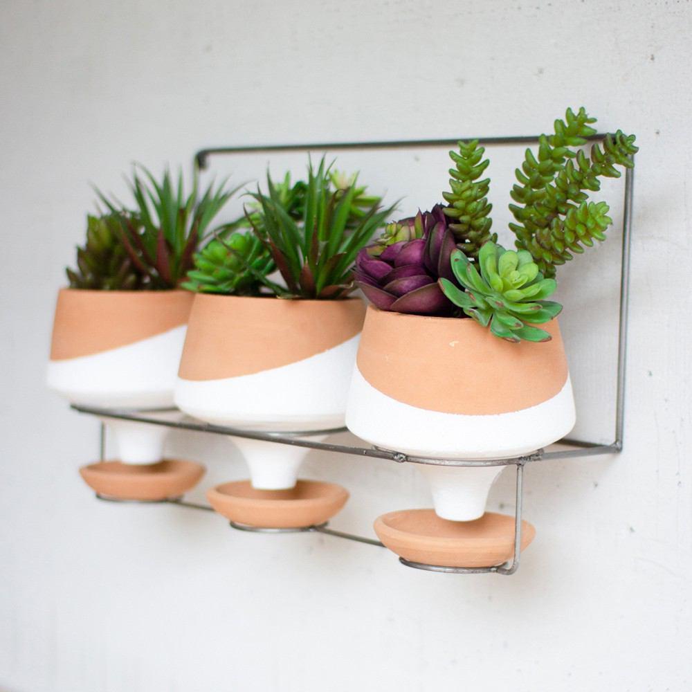 Kalalou Three Natural And White Planters With Wire Wall Hanging