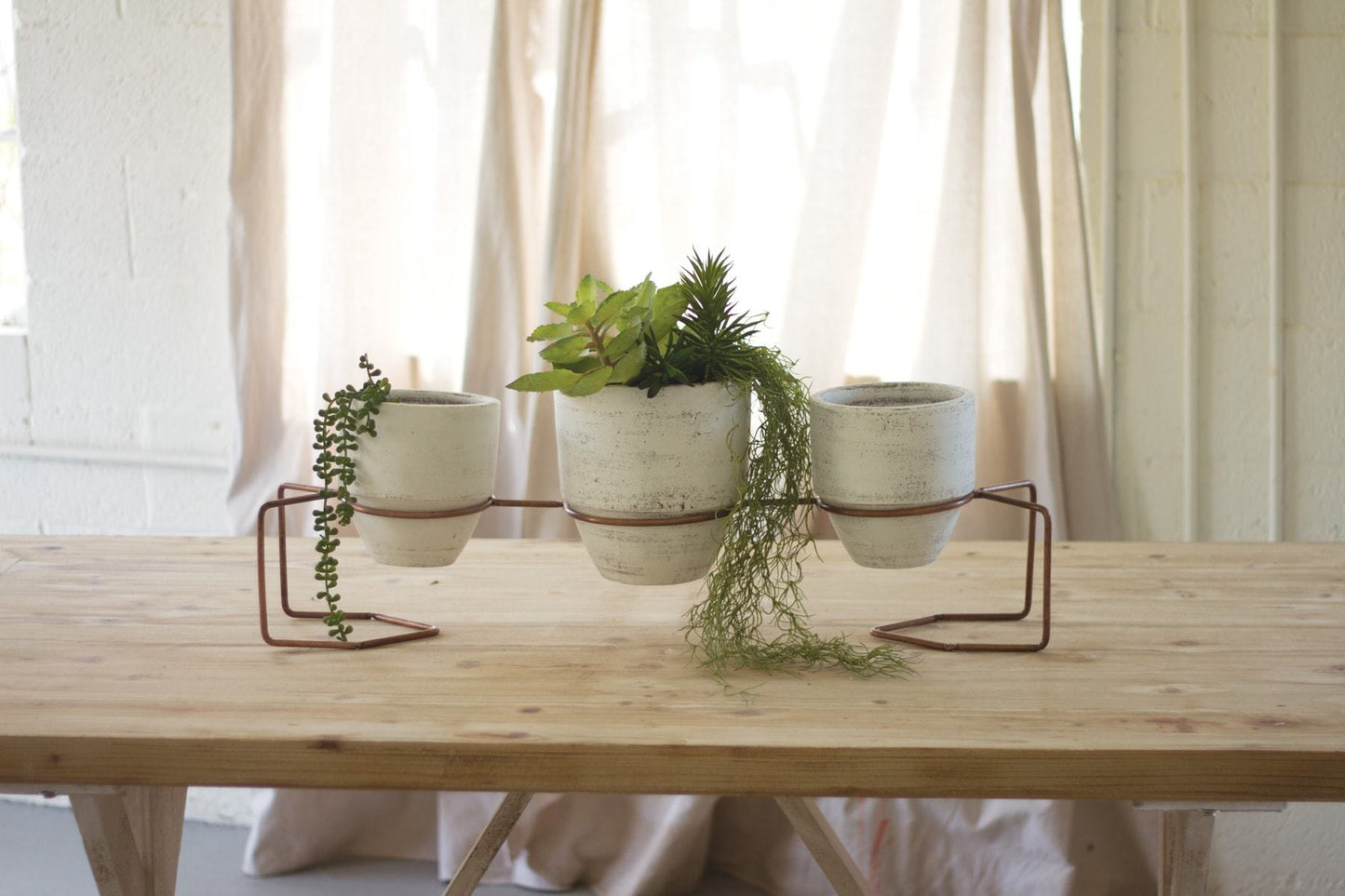 Kalalou Set Of 3 White Washed Clay Planters With Copper Finish Base