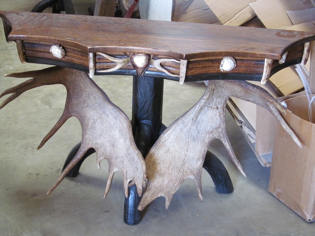 Antlerworx Scalloped Moose Console Table (ST-8)