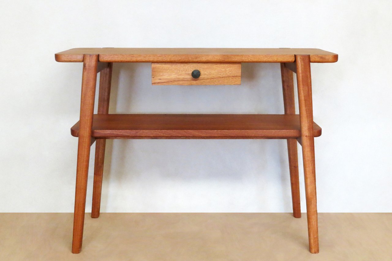 Masaya Apanas Hall Table