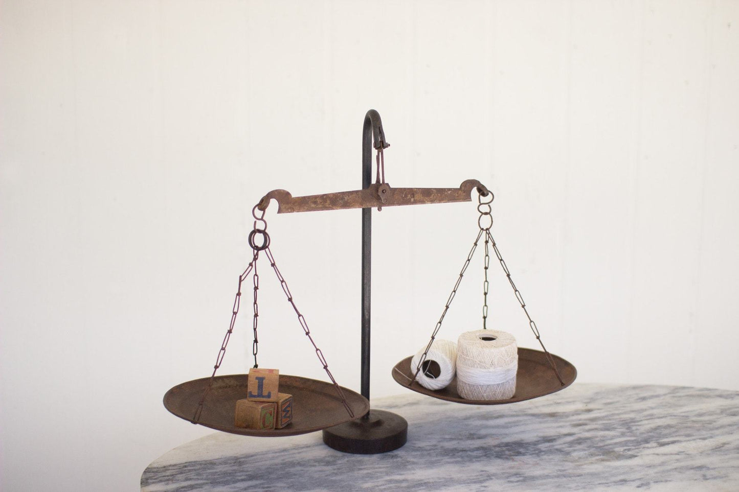 Kalalou Antique Metal Scale W/Weighted Iron Base