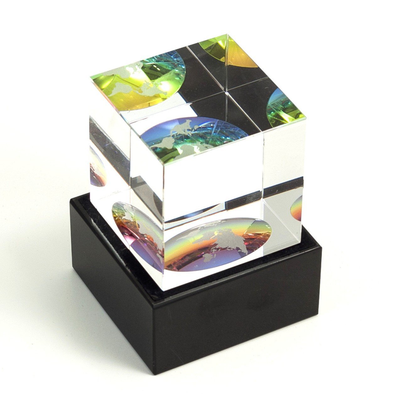 Bey-Berk Crystal Etched Globe Cube