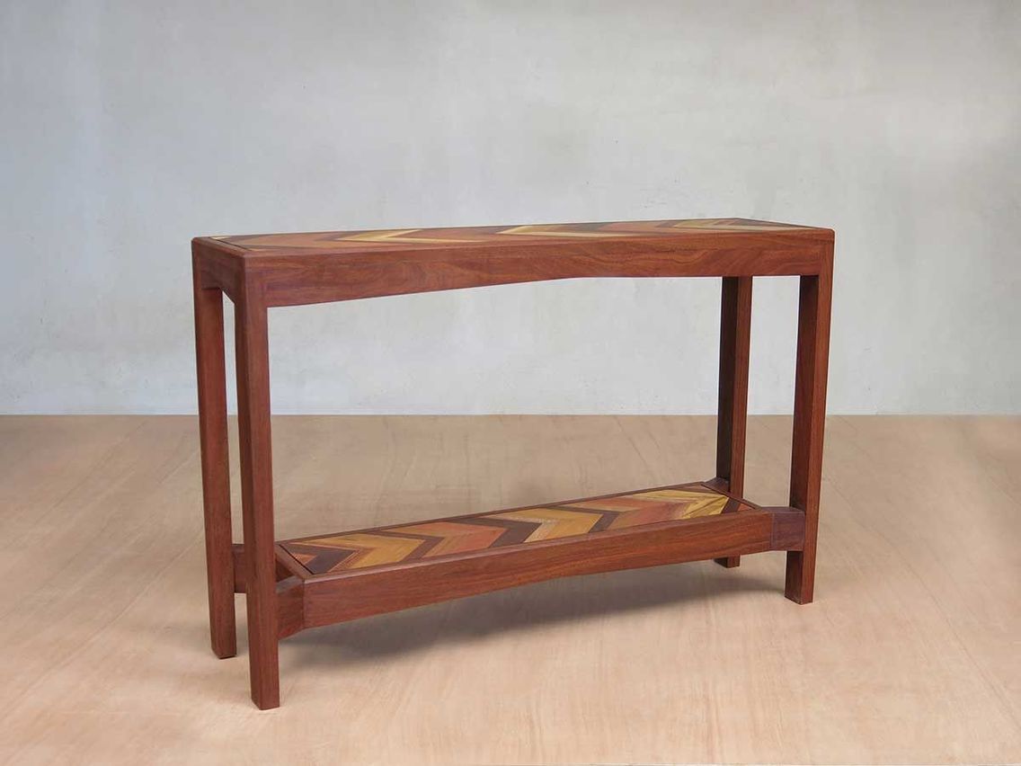Masaya Bosawas Hall Table