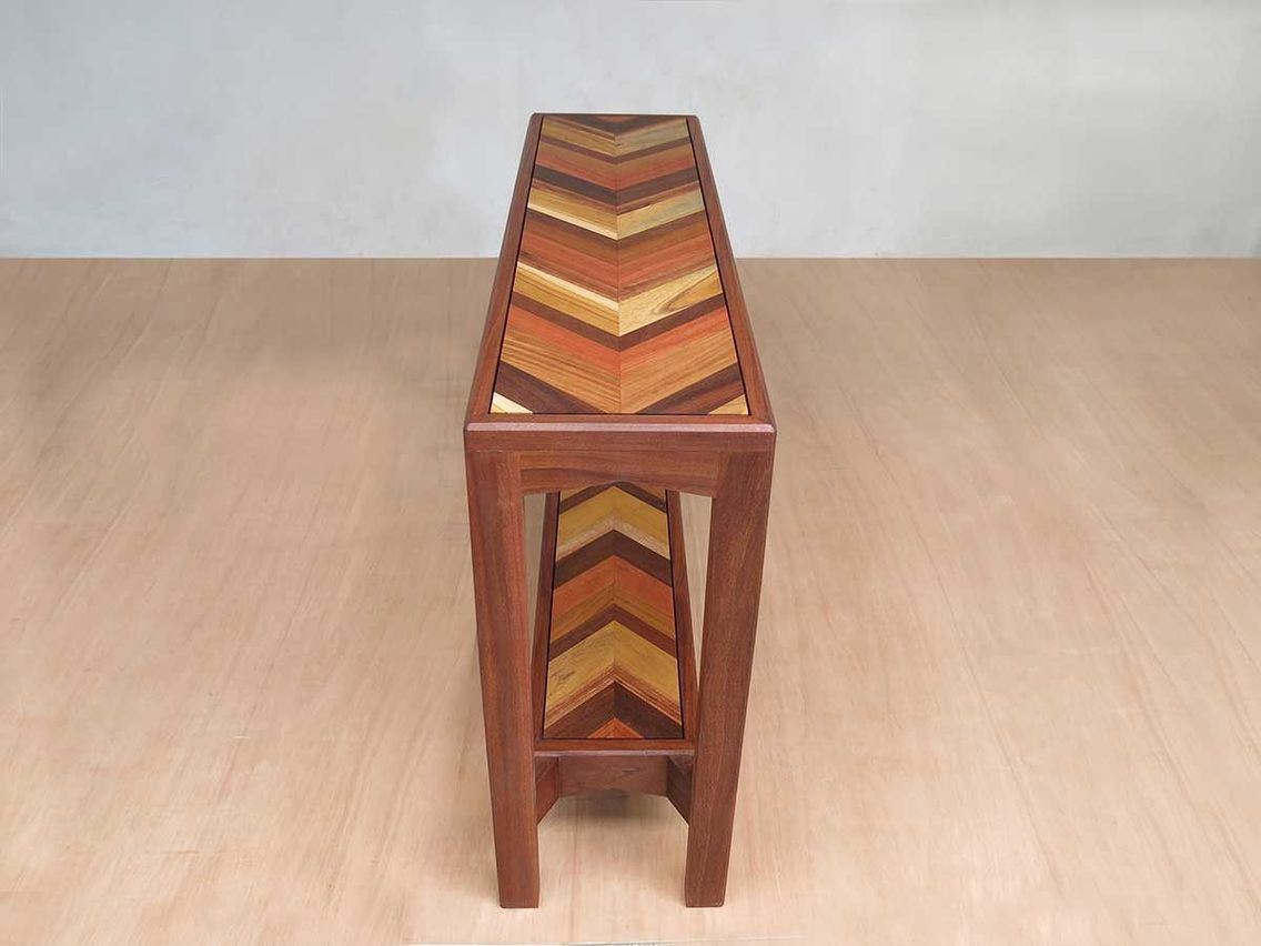Masaya Bosawas Hall Table