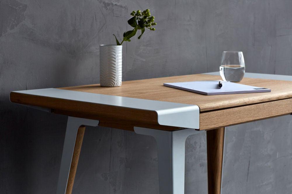 UMAGE Ambitions Desk