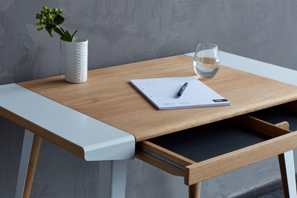 UMAGE Ambitions Desk