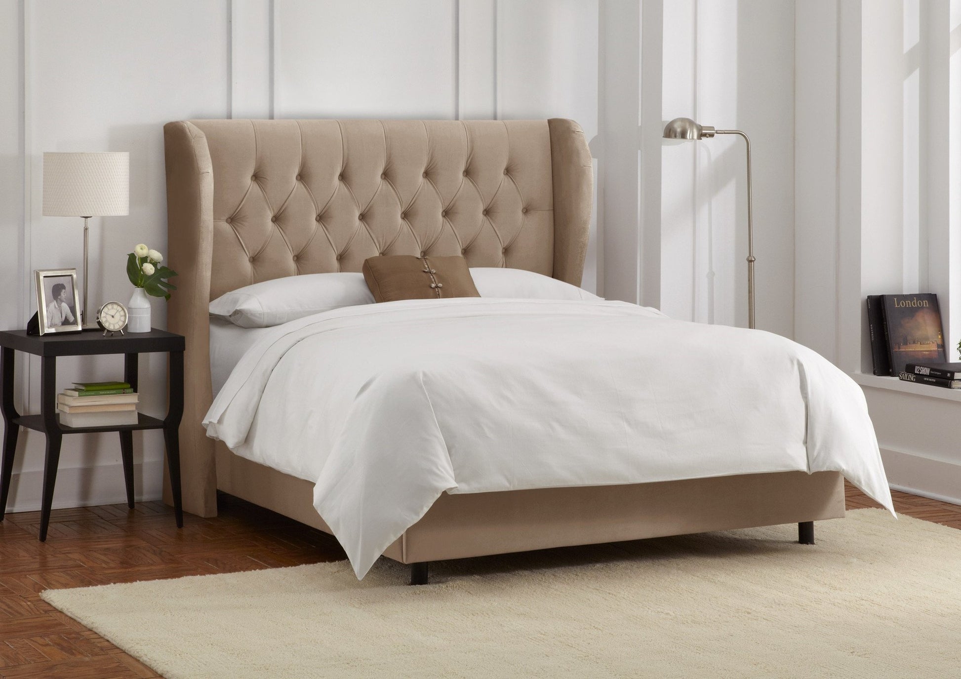 Skyline Furniture Queen Tufted Wingback Bed